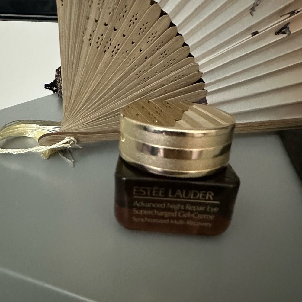 Estee Lauder Advanced Night Repair Eye Gel-Creme - Gold and Brown - Picture 2 of 6